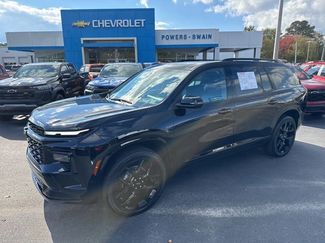 Used 2024 Chevrolet Traverse RS video 1