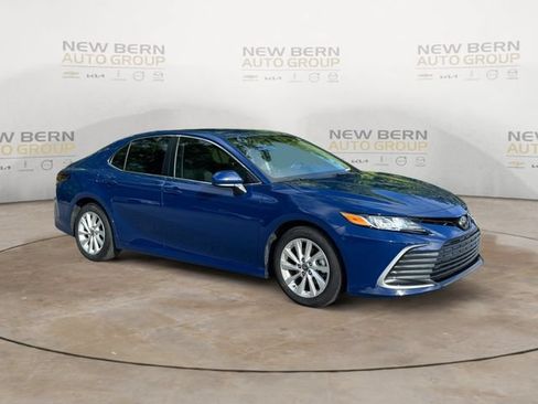Used 2023 Toyota Camry LE FWD image 7