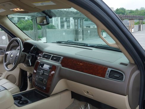Used 2014 Chevrolet Tahoe LT image 13