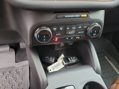 Used 2023 Ford Bronco Sport Outer Banks w/ Tech Package image 9