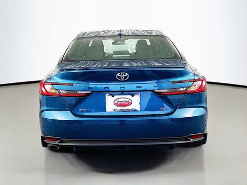 Certified 2025 Toyota Camry SE image 6