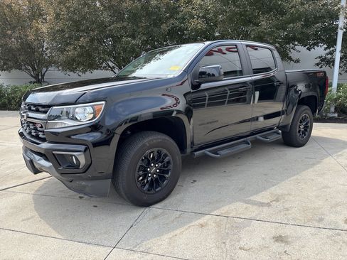Used 2022 Chevrolet Colorado Z71 w/ Trail Boss Package AWD/4WD image 3