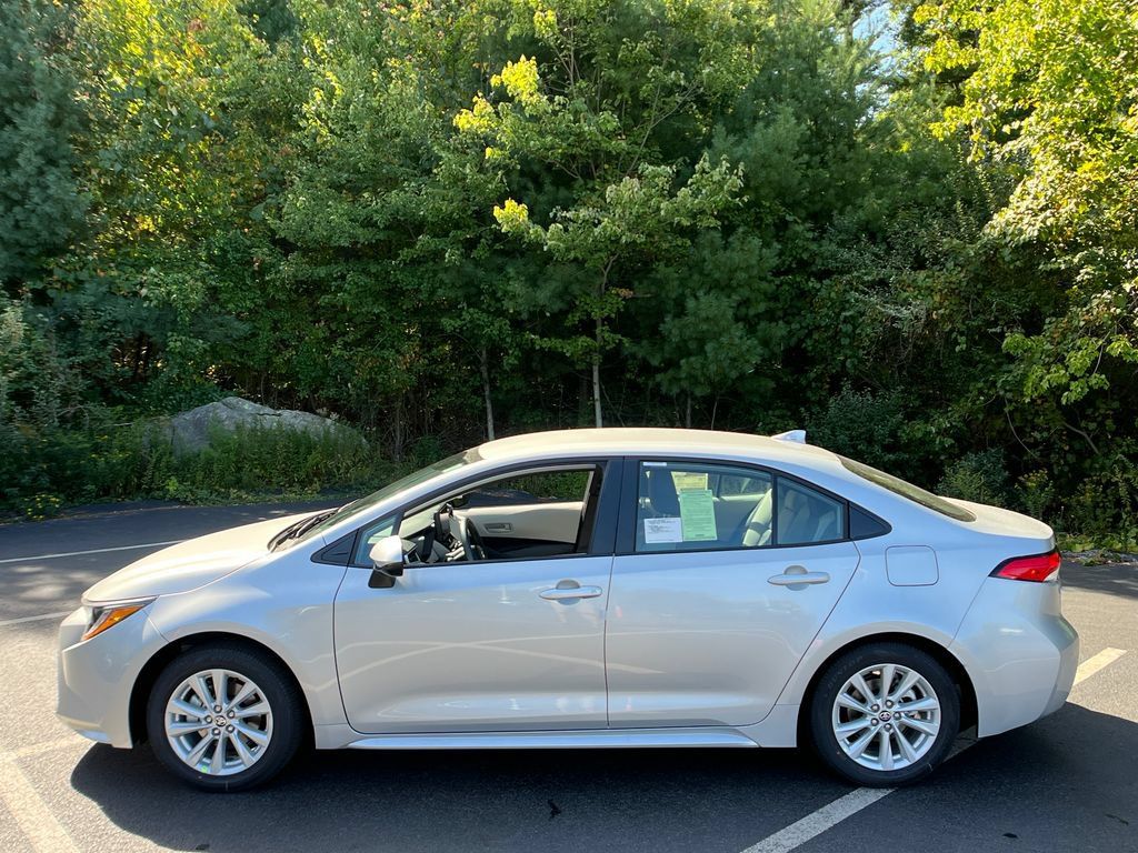 New 2026 Toyota Corolla LE w/ LE Premium Package FWD image 2