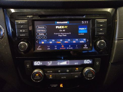 Used 2019 Nissan Rogue SV FWD image 25