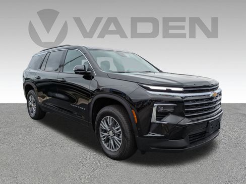 New 2025 Chevrolet Traverse LT w/ Enhanced Driving Package image 3