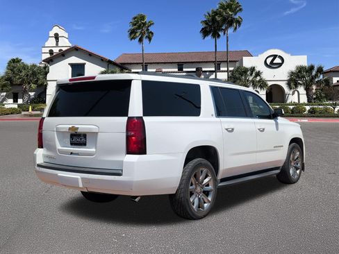 Used 2017 Chevrolet Suburban LT RWD image 2