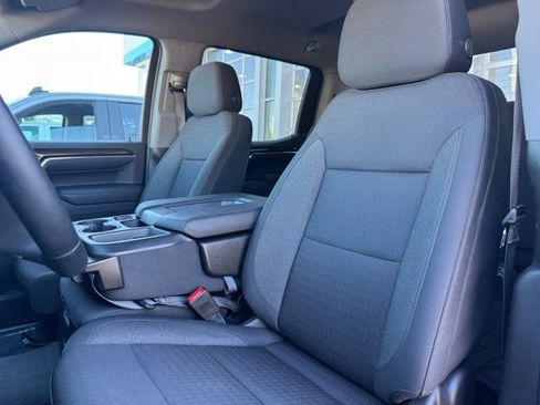 Used 2023 Chevrolet Silverado 1500 LT AWD/4WD image 6