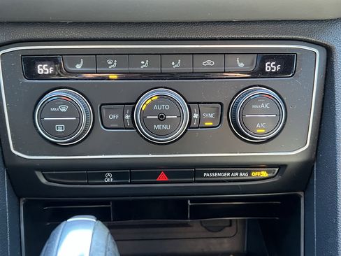 Used 2021 Volkswagen Atlas Cross Sport SE w/ Panoramic Sunroof Package image 30