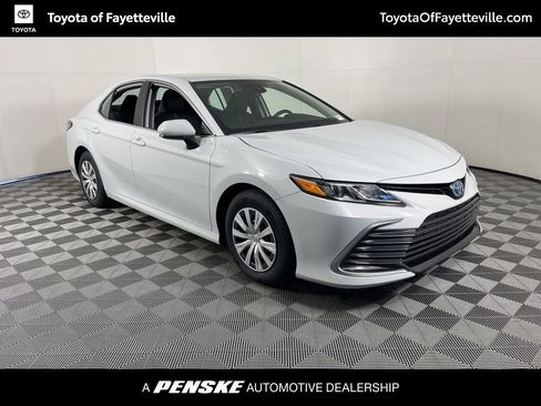Used 2024 Toyota Camry LE image 13