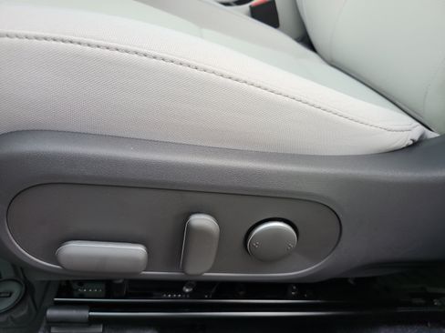 Certified 2024 Hyundai Kona SEL w/ Convenience Package FWD image 15