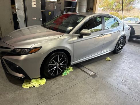 Used 2024 Toyota Camry SE FWD image 9