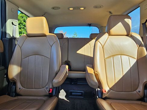 Used 2014 Buick Enclave Leather w/ Trailering Provision Package image 24