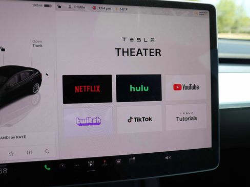 Used 2023 Tesla Model 3 Standard Range image 24