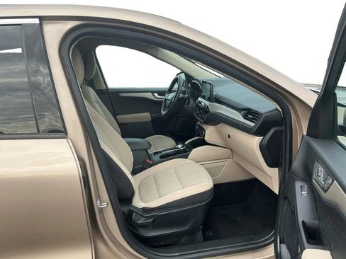 Used 2020 Ford Escape SE image 22