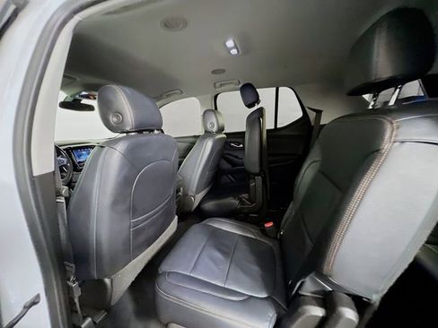 Used 2021 Chevrolet Traverse LT image 23