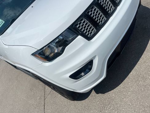 Used 2022 Jeep Grand Cherokee Laredo X RWD image 36