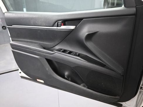 Used 2019 Toyota Camry SE image 15