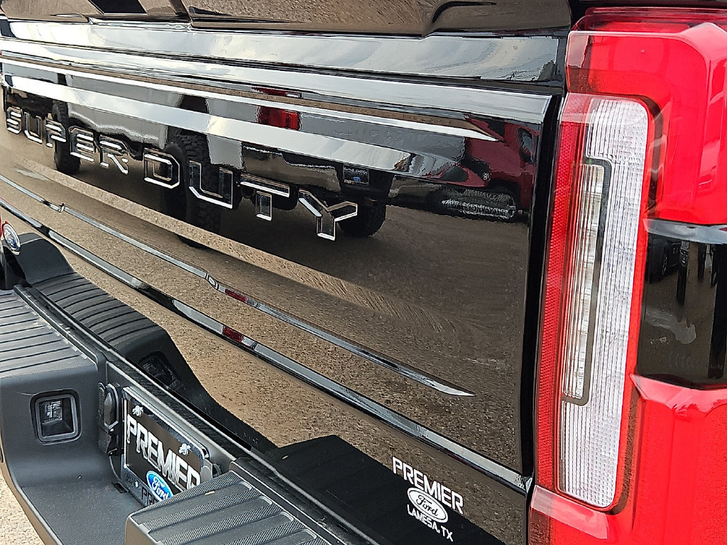Used 2026 Ford F450 Platinum w/ FX4 Off-Road Package AWD/4WD image 15