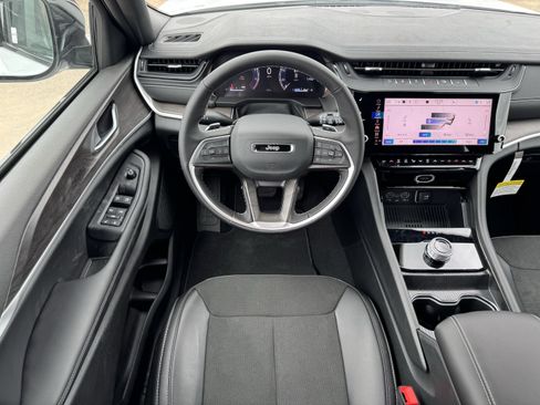New 2026 Jeep Grand Cherokee Altitude RWD image 14