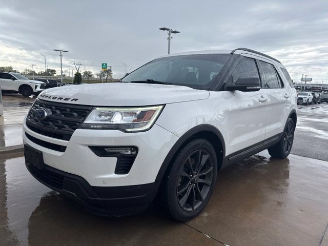 Used 2018 Ford Explorer XLT w/ Equipment Group 202A FWD image 1