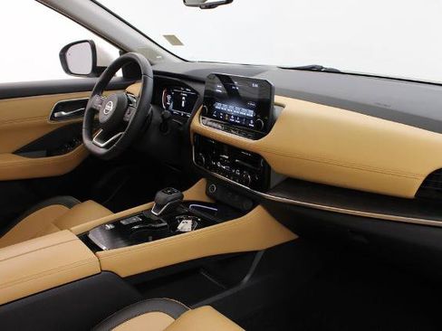 Certified 2021 Nissan Rogue Platinum FWD image 26