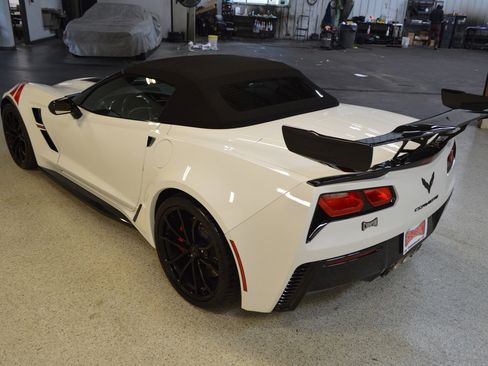 Used 2019 Chevrolet Corvette Grand Sport w/ Carbon Flash Badge Package image 5