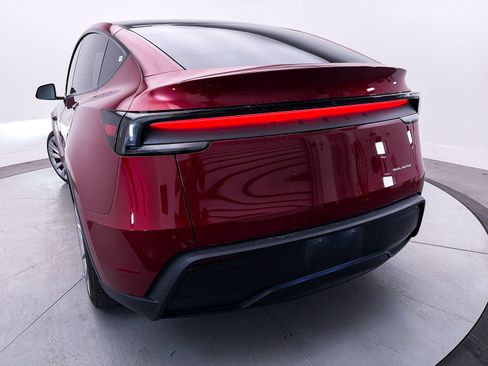 Used 2026 Tesla Model Y Long Range AWD/4WD image 4