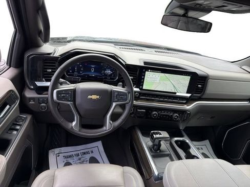 Used 2025 Chevrolet Silverado 1500 LT AWD/4WD image 15