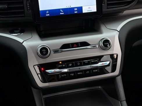 Certified 2023 Ford Explorer XLT image 26