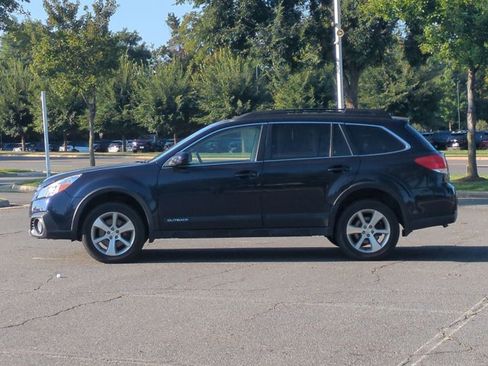 Used 2014 Subaru Outback 3.6R Limited w/ Moonroof Package AWD/4WD image 8
