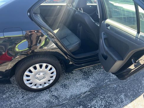 Used 2011 Volkswagen Jetta SE image 11