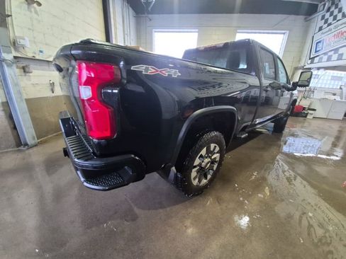 Used 2021 Chevrolet Silverado 2500 Custom w/ Custom Value Package image 7