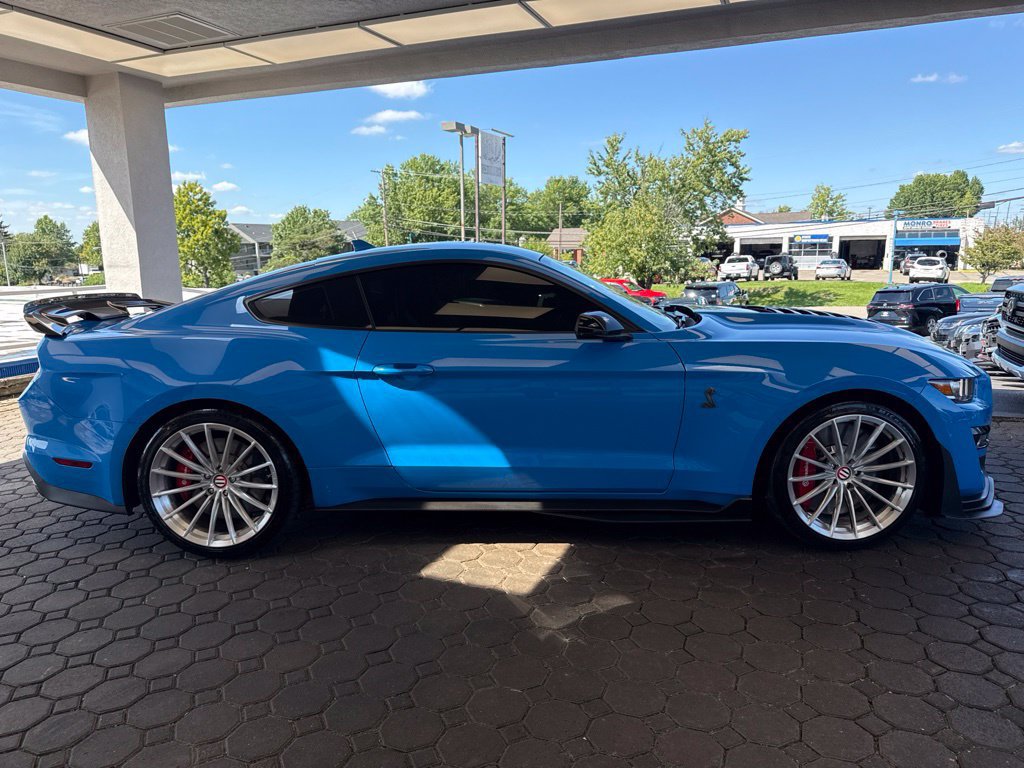 Used 2022 Ford Mustang Shelby GT500 w/ Technology Package RWD image 5