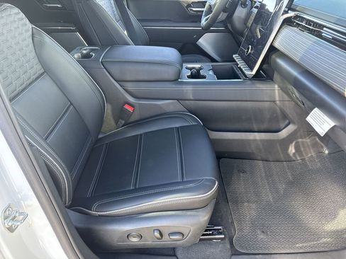 New 2025 GMC Sierra EV Denali image 29