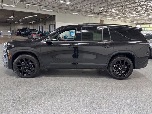 Used 2024 Chevrolet Traverse RS w/ LPO, Floor Liner Package image 4