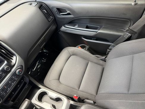 Used 2021 Chevrolet Colorado LT w/ LT Convenience Package image 17