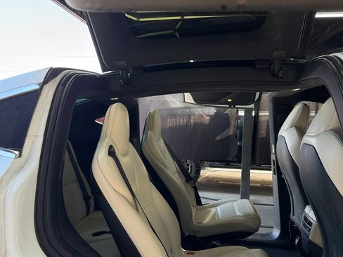 Used 2020 Tesla Model X Long Range AWD/4WD image 17