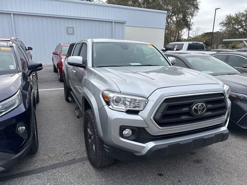 Used 2023 Toyota Tacoma SR5 w/ Technology Package image 3