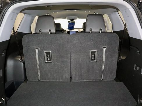 Used 2023 GMC Acadia SLT w/ LPO, Floor Liner Package image 16