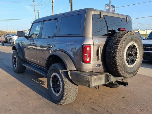 Used 2023 Ford Bronco Outer Banks w/ Sasquatch Package AWD/4WD image 9
