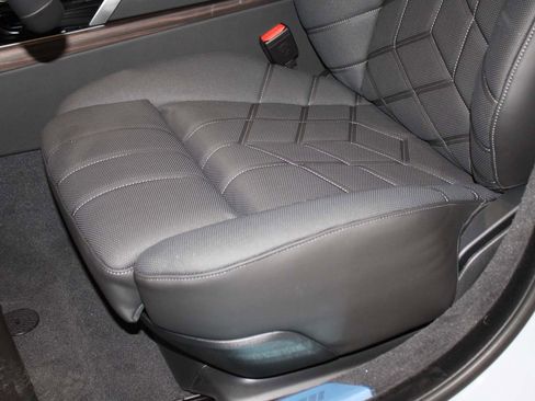 New 2026 BMW i7 eDrive50 w/ M Sport Package image 13