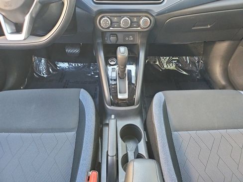 Used 2025 Nissan Versa SV FWD image 31