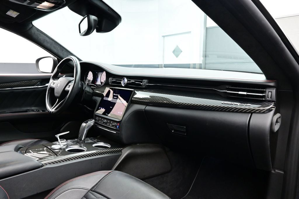 Used 2022 Maserati Quattroporte Trofeo RWD image 16