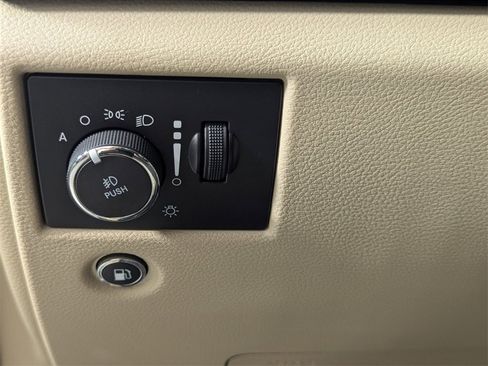 Used 2019 Jeep Grand Cherokee Laredo image 13