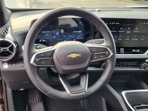 New 2026 Chevrolet Equinox LT w/ Safety and Technology Package FWD image 16