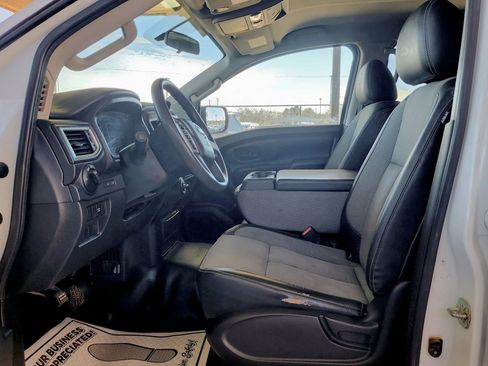Used 2017 Nissan Titan S image 30