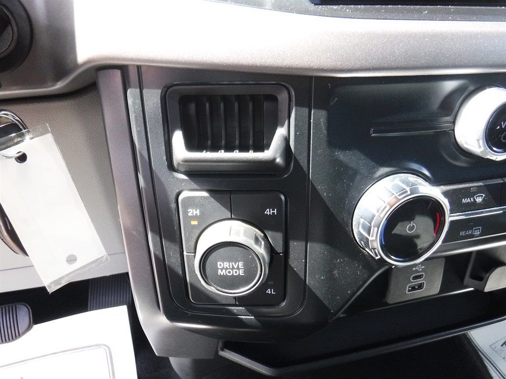 Used 2025 Ford F150 XLT w/ Equipment Group 301A Standard AWD/4WD image 17