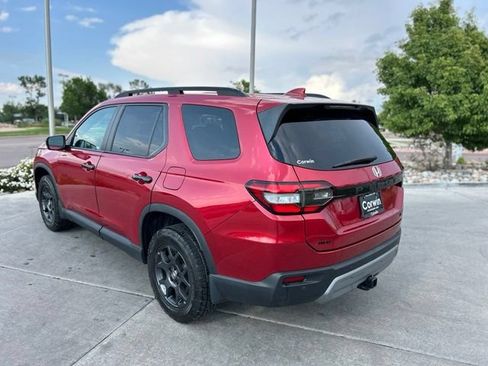 Used 2023 Honda Pilot TrailSport image 5