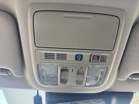 Used 2020 Honda Accord Touring image 27
