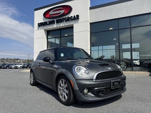 Used 2013 MINI Cooper S image 1
